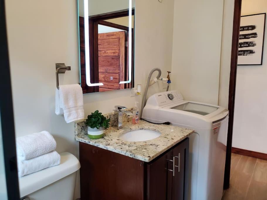 'The Solace' New Luxury Modern 1Bed 1Bath Apt. Portmore Ngoại thất bức ảnh