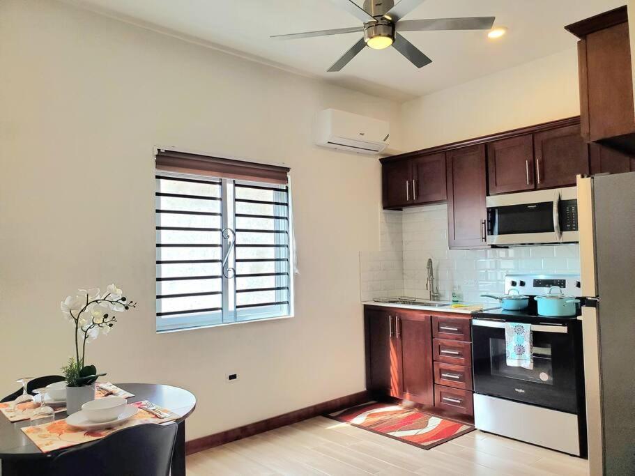 'The Solace' New Luxury Modern 1Bed 1Bath Apt. Portmore Ngoại thất bức ảnh